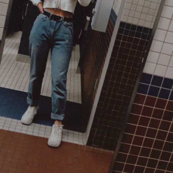 LIKE NEW BDG from urban outfitters mom jeans💙 - Picture 3 of 5